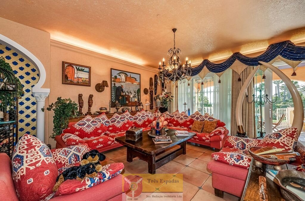 Außergewöhnliche imposante Villa