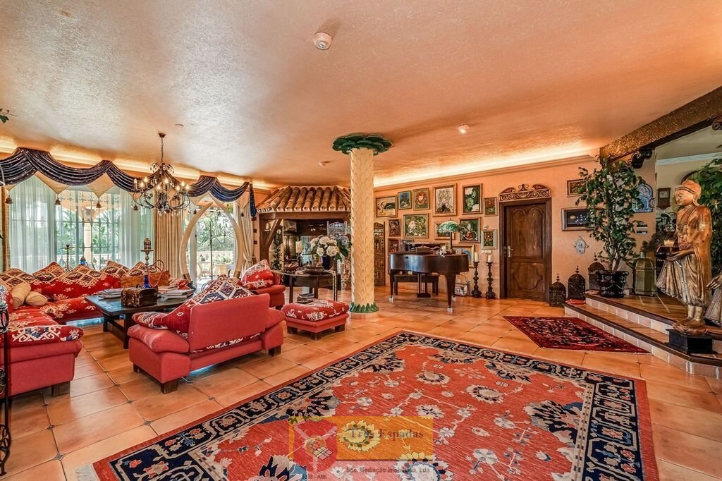 Außergewöhnliche imposante Villa