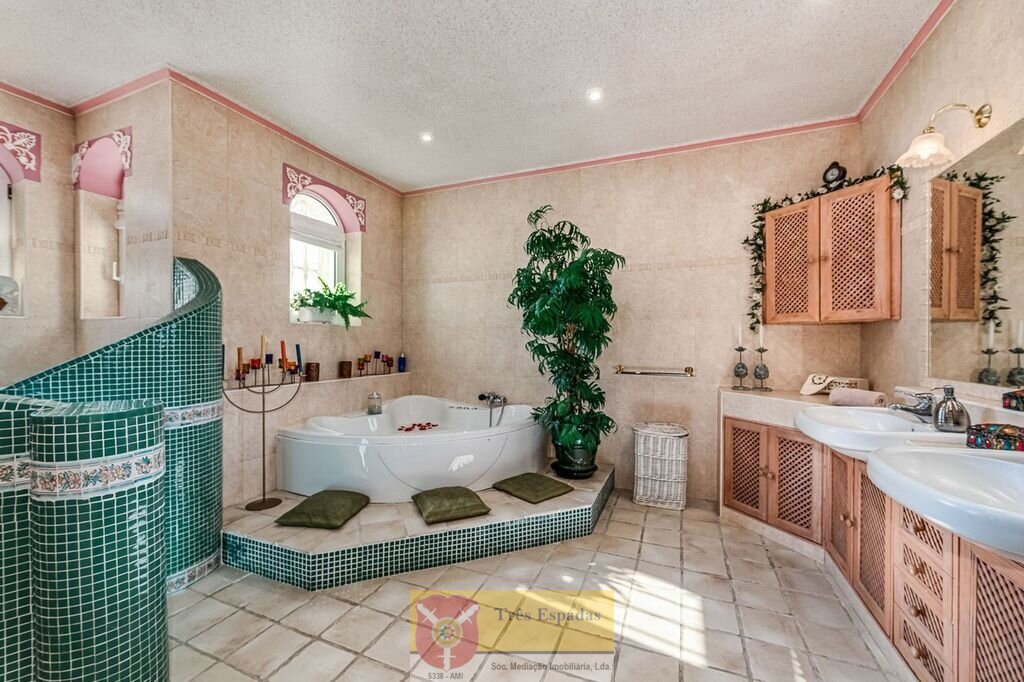 Außergewöhnliche imposante Villa