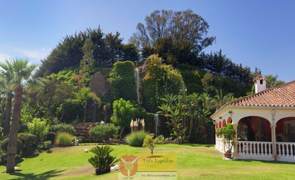 Außergewöhnliche imposante Villa