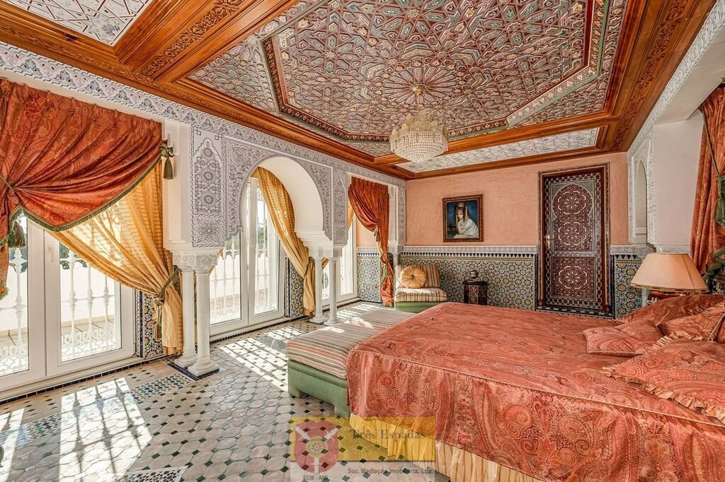 Außergewöhnliche imposante Villa