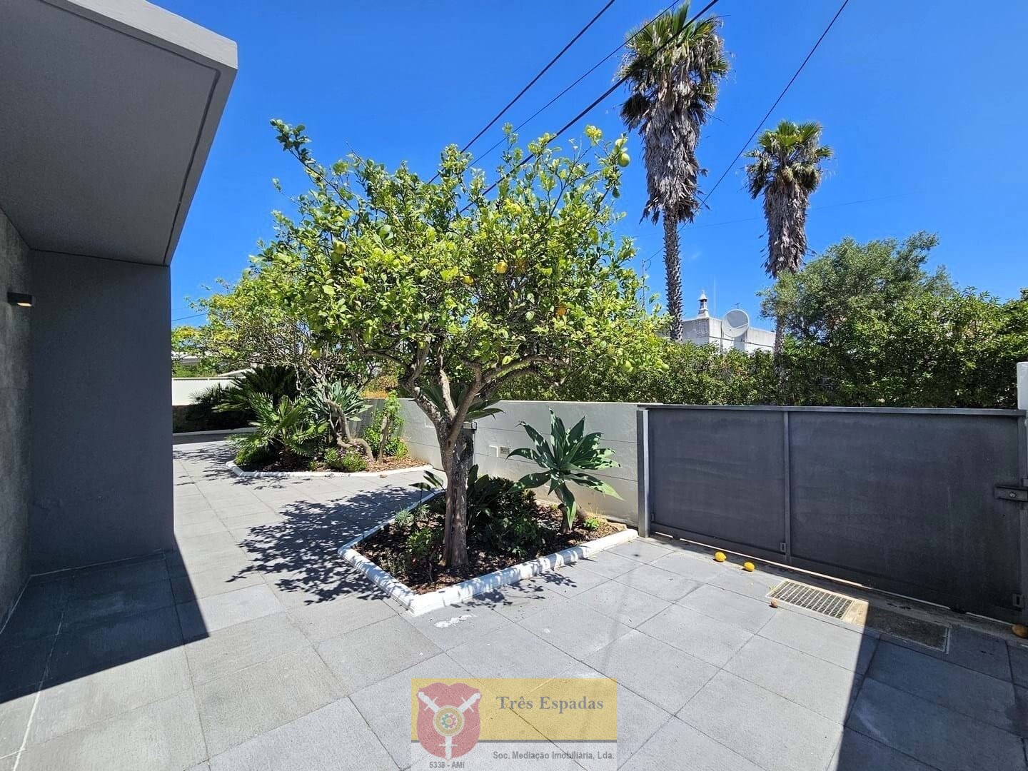 Moderne 3-Schlafzimmer-Villa mit Pool und Meerblick