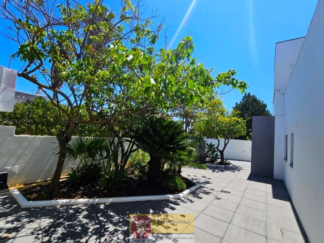 Moderne 3-Schlafzimmer-Villa mit Pool und Meerblick