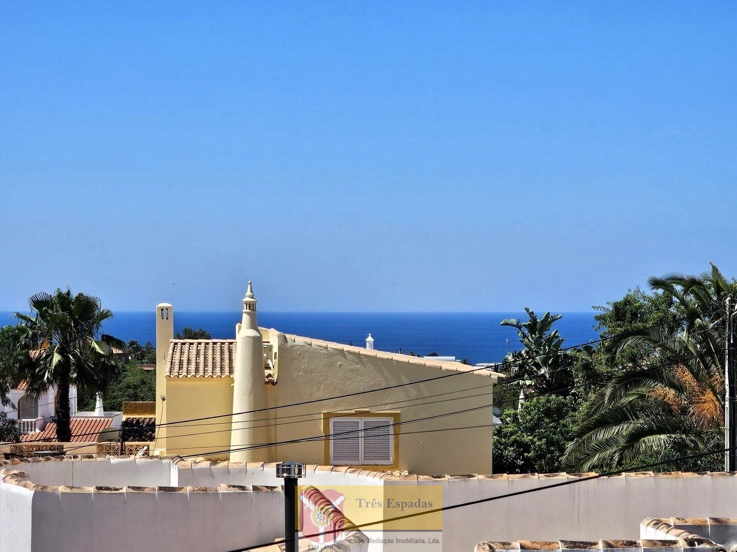 Moderne 3-Schlafzimmer-Villa mit Pool und Meerblick