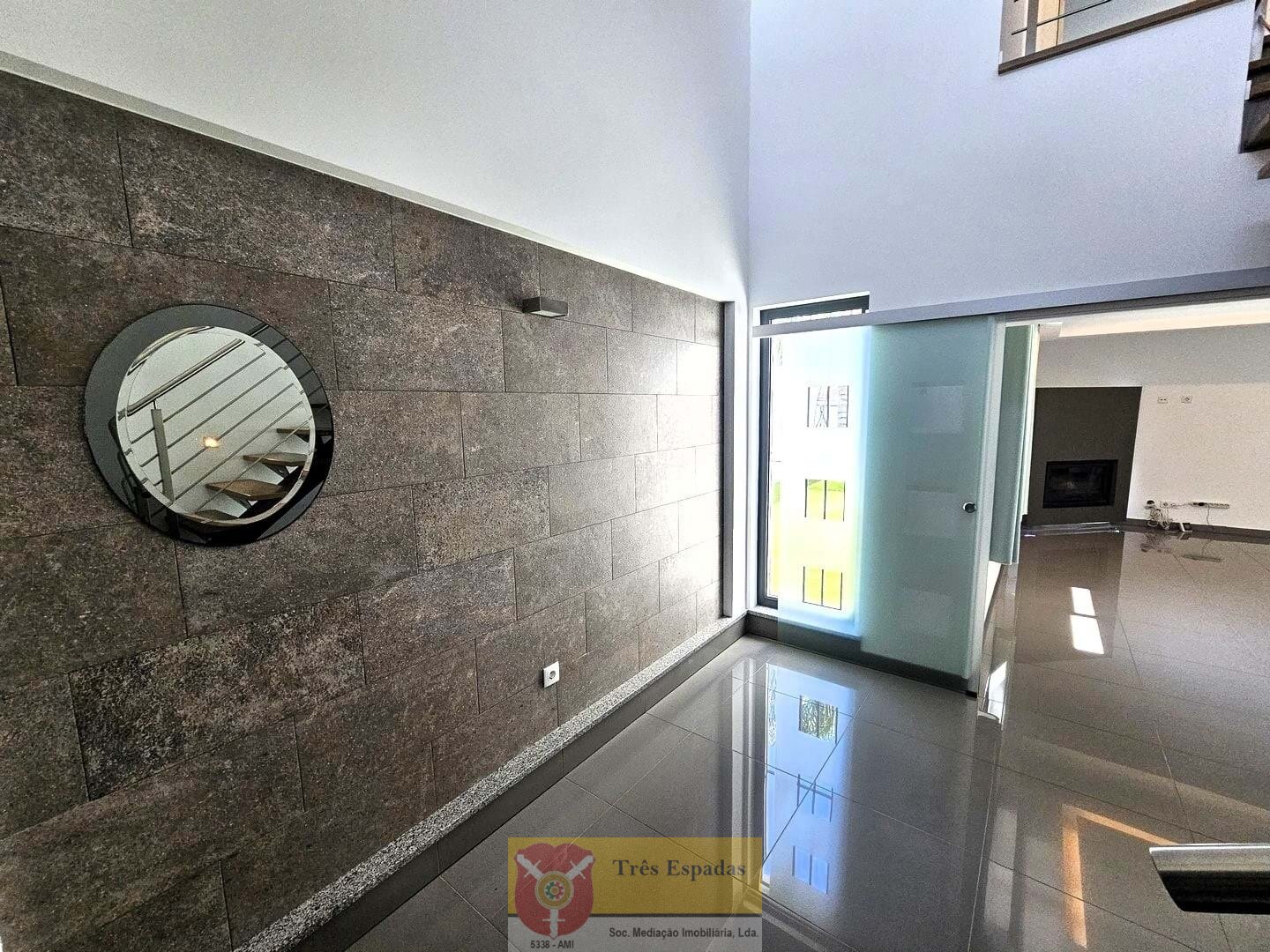 Moderne 3-Schlafzimmer-Villa mit Pool und Meerblick