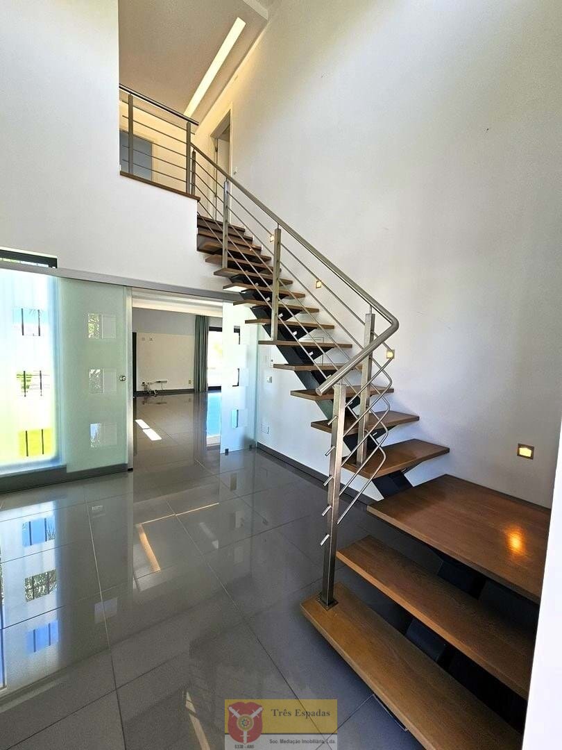 Moderne 3-Schlafzimmer-Villa mit Pool und Meerblick