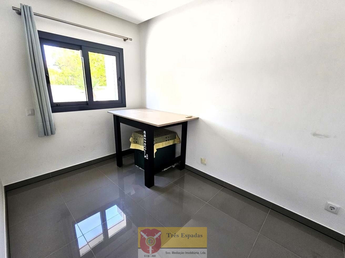 Moderne 3-Schlafzimmer-Villa mit Pool und Meerblick